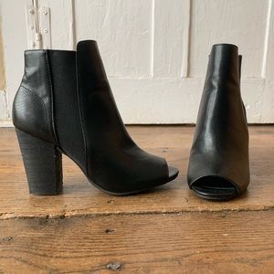 CHINESE LAUNDRY PEEP TOE BOOT